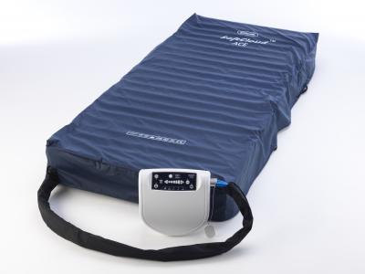 Invacare dynamisk luftmadras - SoftCloud Ace - forebygger tryksår i højrisiko - behandling af tryksår - plejeseng - Hjælpemilder til ældre og handicappede