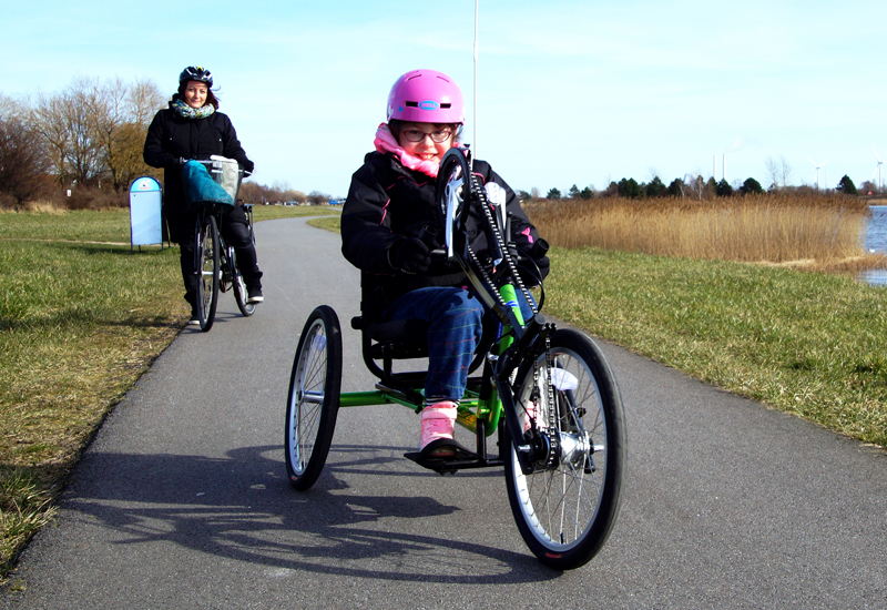 Top end håndcykel, li'l excelerator, mor og dsatter på cykeltur