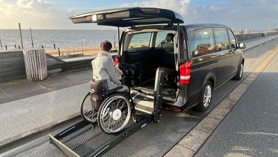 Anette med manuel Küschall kørestol med E-fix hjælpemotor