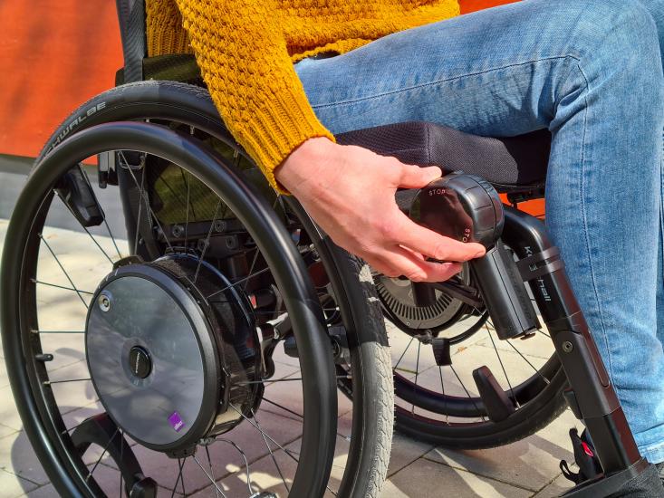 Alber E-motion DuoDrive hjælpemotor til manuelle kørestole, undgå skader, opnå bedre ergonomi