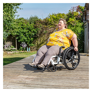 Action Ampla, bariatri, hjælpemiddel, kørestol, aktiv kørestol, overvægtig, siddepude