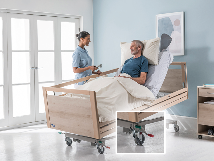 Som en af de få plejesenge på markedet kan NordBed Ultra indstilles i en meget lav højde og samtidig fungere som et sikkert og professionelt arbejdsredskab for personalet med centralbremse og den anerkendte ErgoMove-funktion.   