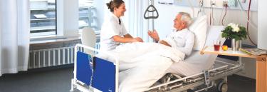 Invacare hospitalsseng - SB910 - SB 910 - patientseng - Elektrisk indstillelig seng - Seng til patienter, syge og handicappede patienter -  Hjælpemidler til hospitaler