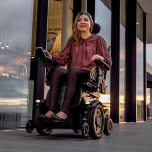 Ny forhjulsdrevet el-kørestole – AVIVA FX