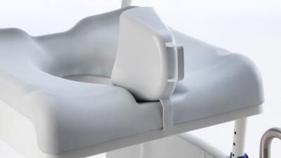 Stænkskærm - Invacare Aquatec Ocean Vip Ergo bad- og toiletstol med sædekip med glidende balancepunkt - sikkerhed  ved bad og toilette - hjælpemidler til handicappede og ældre