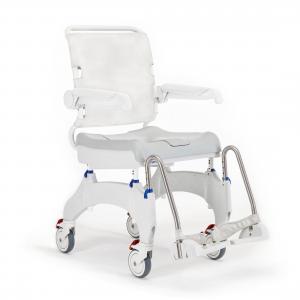 Invacare Aquatec Ocean Ergo er en standard bad- og toiletstol med ergonomisk sæde - sikkerhed  ved bad og toilette - hjælpemidler til handicappede og ældre