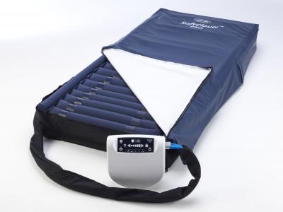 Invacare dynamisk luftmadras - SoftCloud Air - forebygger tryksår i højrisiko - behandling af tryksår - plejeseng - Hjælpemilder til ældre og handicappede