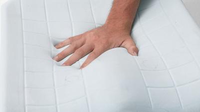 Invacare kørestolspude - Matrx Flo-tech Contour Visco skumpude, siddepude til kørestol -  god trykaflastning, stabil siddestilling - viskoelastisk skum - hjælpemidler til hadicappede og ældre Invacare kørestolspude - Matrx Flo-tech Contour Visco skumpude, siddepude til kørestol -  god trykaflastning, stabil siddestilling - viskoelastisk skum - hjælpemidler til hadicappede og ældre