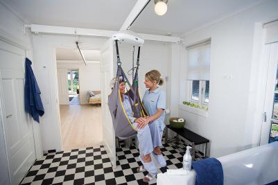 Invacare loftlift - personløfter - lift - Invacare Robin - Robin personløfter - forflytninger af ældre og handicappede - hjælpemiddel