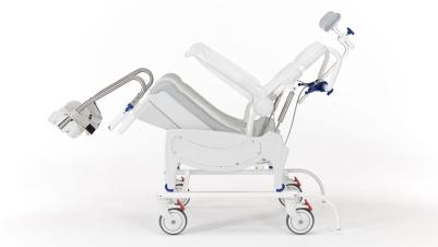 Invacare Aquatec Ocean Vip Ergo bad- og toiletstol med sædekip med glidende balancepunkt - sikkerhed  ved bad og toilette - hjælpemidler til handicappede og ældre