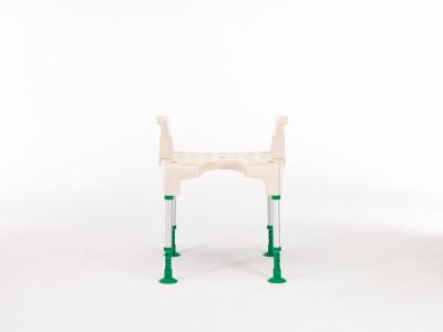 Invacare Aquatec Pico Green badetaburet med profileret overflade,  stor hygiejneudskæring. Armlæn og ryg kan enkelt af- og påmonteres. Sikkerhed. Badehjælpemidler til handicappede og ældre